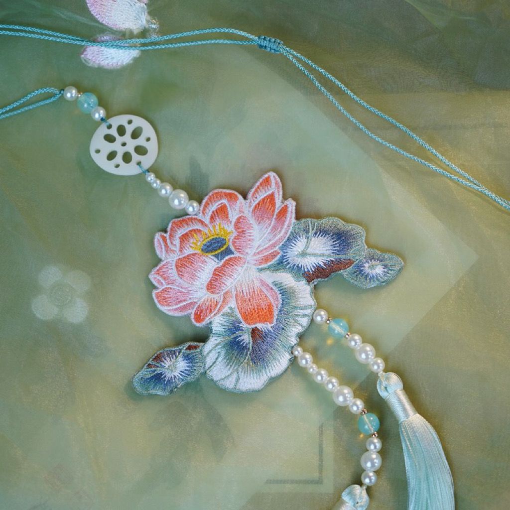 Phụ Kiện Trang Trí Thắt Lưng Thêu Hình Đám Mây / Hoa Sen 8.24