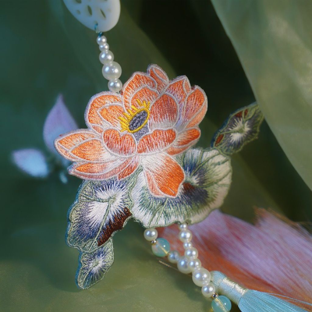 Phụ Kiện Trang Trí Thắt Lưng Thêu Hình Đám Mây / Hoa Sen 8.24