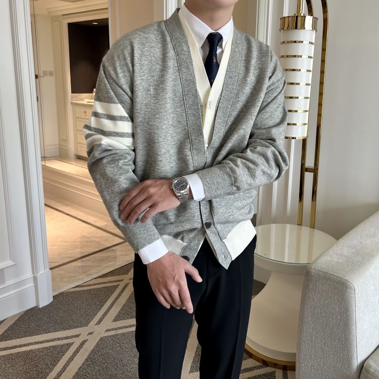 Áo Khoác cardigan Cổ Chữ v Màu Sắc Tương Phản Phong Cách retro Cao Cấp Cho Nam