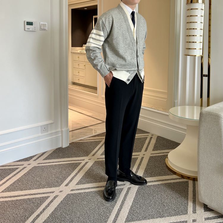 Áo Khoác cardigan Cổ Chữ v Màu Sắc Tương Phản Phong Cách retro Cao Cấp Cho Nam