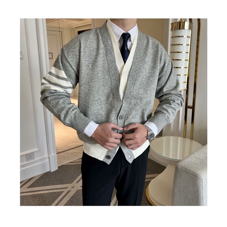 Áo Khoác cardigan Cổ Chữ v Màu Sắc Tương Phản Phong Cách retro Cao Cấp Cho Nam