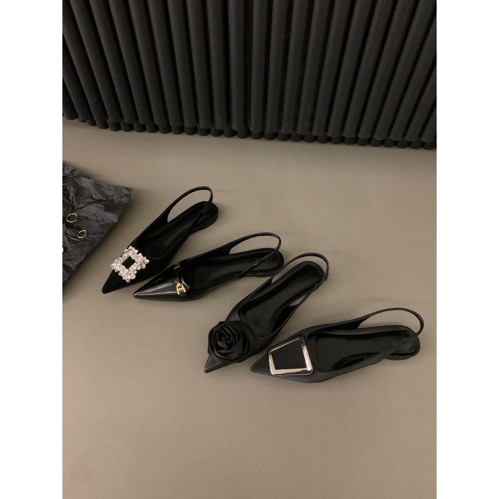 Xăng đan Mũi Nhọn Đế Bằng Đính Đá Màu Đen Phong Cách Pháp Thời Trang Xuân Hè 2023