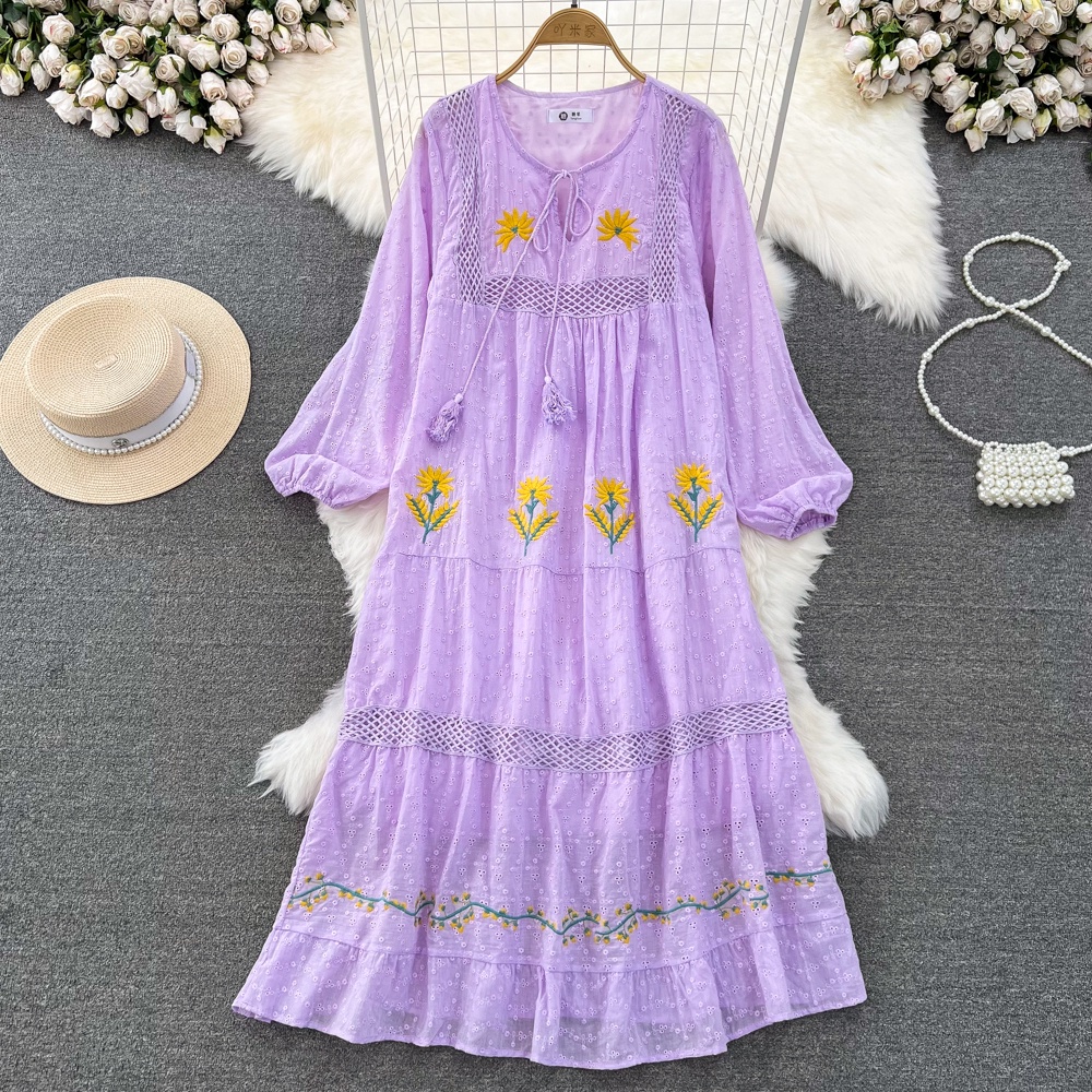 Qunz Đầm Tay Dài Cổ Tròn Dáng Rộng Thêu Họa Tiết Xinh Xắn 6652