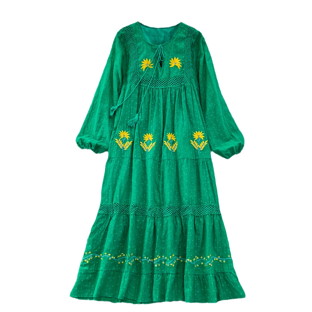 Qunz Đầm Tay Dài Cổ Tròn Dáng Rộng Thêu Họa Tiết Xinh Xắn 6652