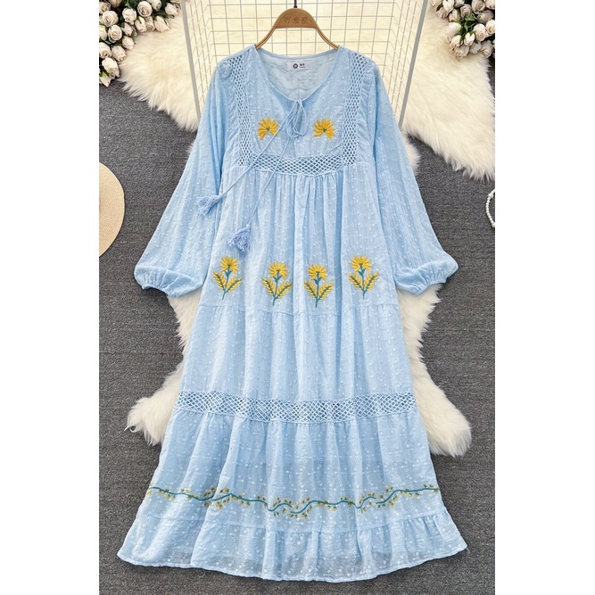 Qunz Đầm Tay Dài Cổ Tròn Dáng Rộng Thêu Họa Tiết Xinh Xắn 6652