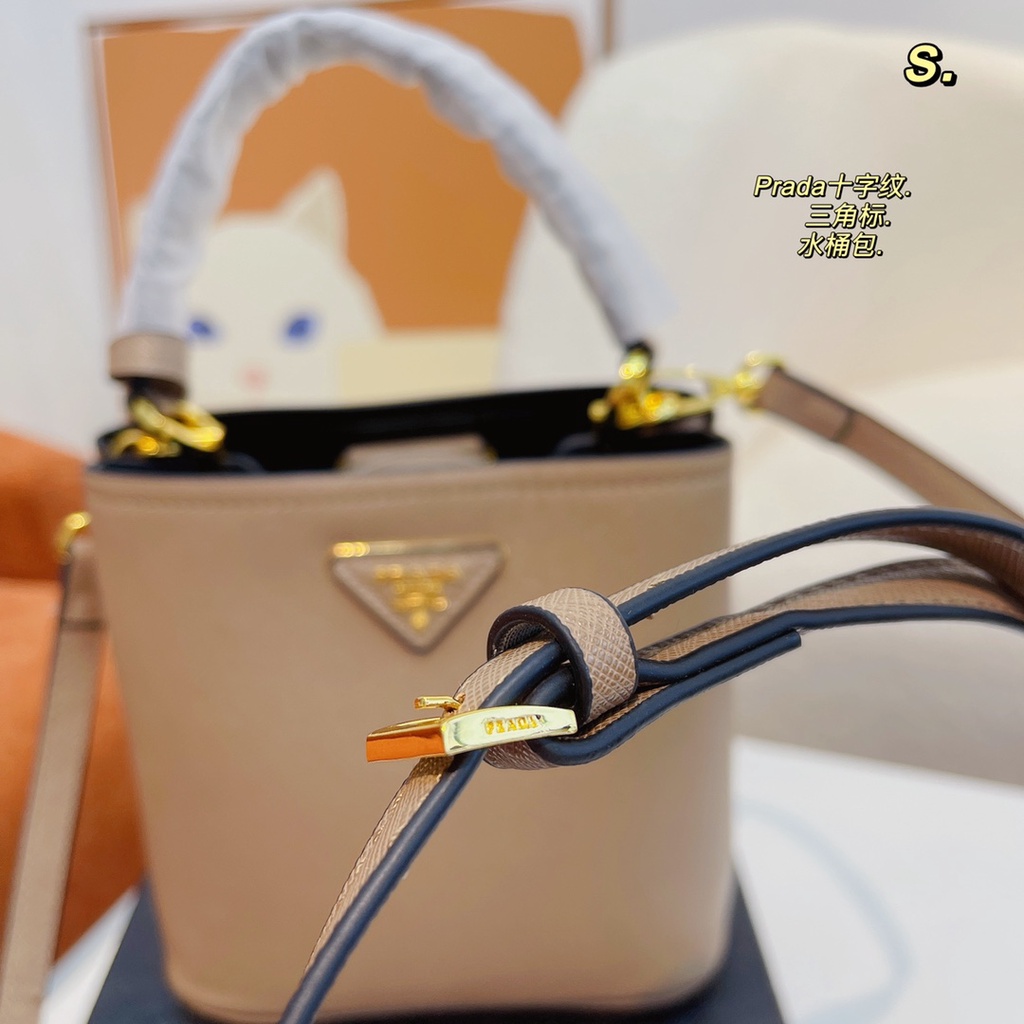 Prada Túi Xách Đeo Chéo Phối Dây Xích Thiết Kế Đơn Giản Thời Trang Cho Nữ