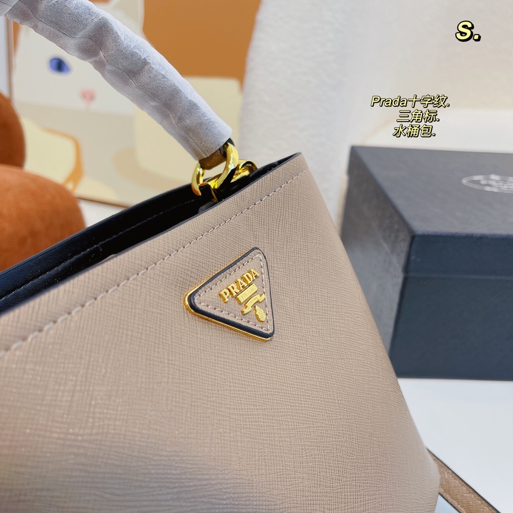 Prada Túi Xách Đeo Chéo Phối Dây Xích Thiết Kế Đơn Giản Thời Trang Cho Nữ