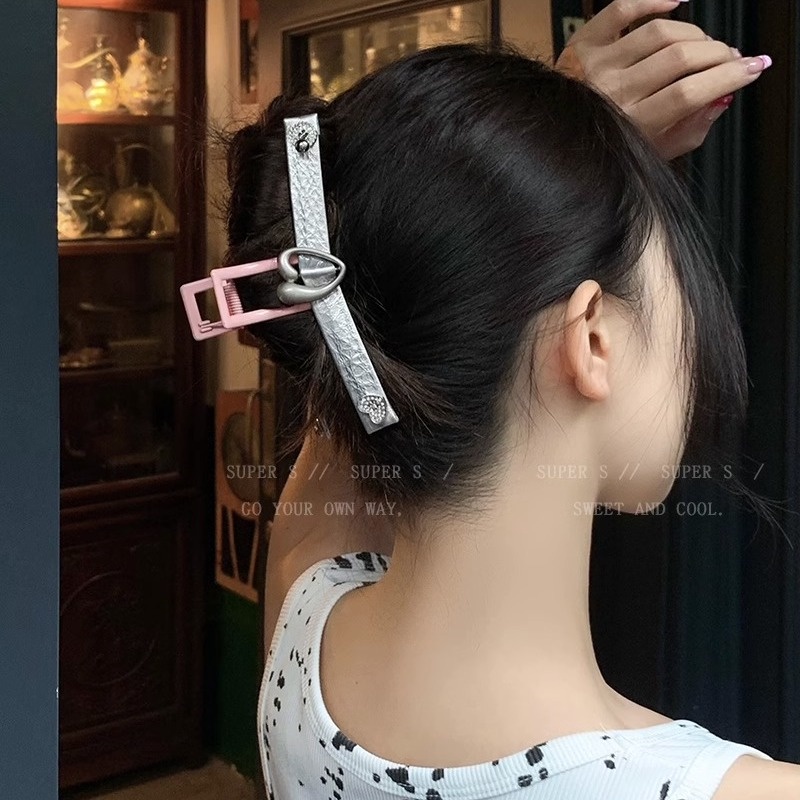 Kẹp Tóc Hình Cá Mập Bằng Da Cao Cấp Dễ Thương Cho Nữ
