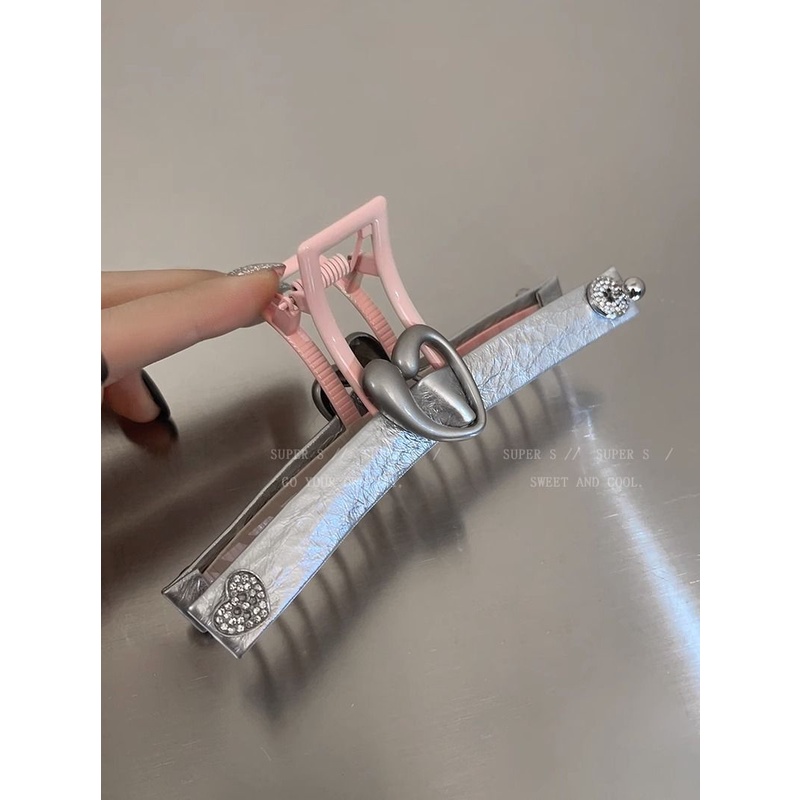 Kẹp Tóc Hình Cá Mập Bằng Da Cao Cấp Dễ Thương Cho Nữ