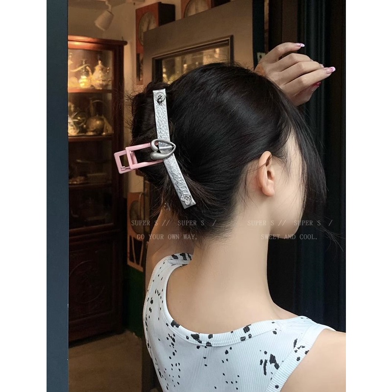 Kẹp Tóc Hình Cá Mập Bằng Da Cao Cấp Dễ Thương Cho Nữ