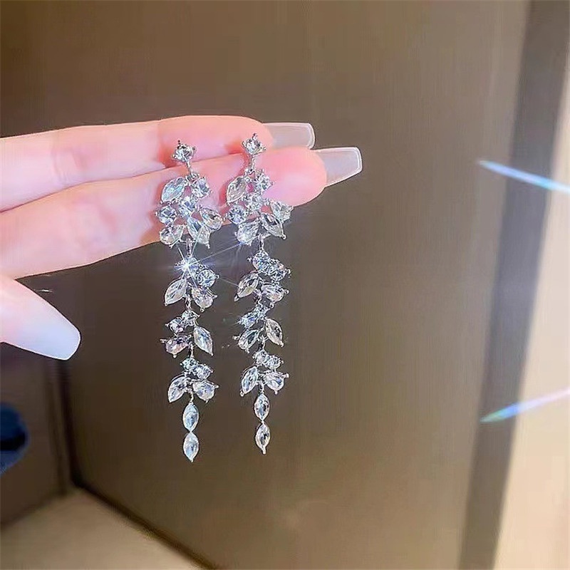 Bông Tai Mạ Bạc 925 Hình Chiếc Lá Đính Đá Thời Trang Dành Cho Nữ