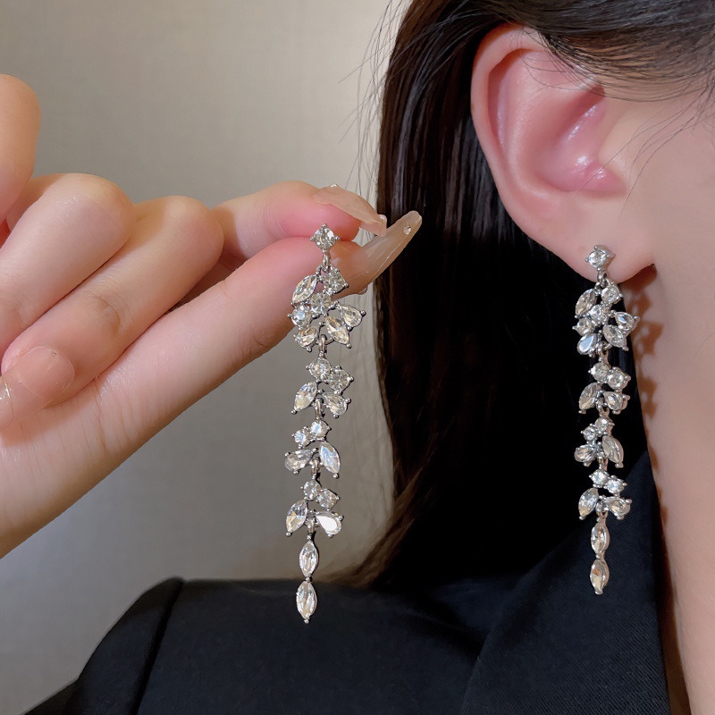 Bông Tai Mạ Bạc 925 Hình Chiếc Lá Đính Đá Thời Trang Dành Cho Nữ