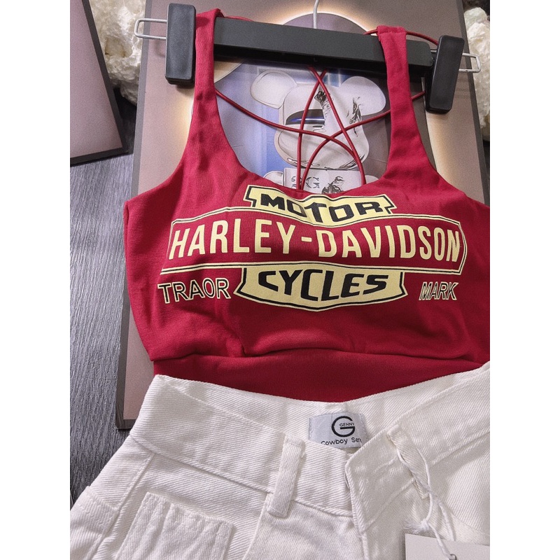 Set áo croptop dây bún chéo sau lưng có mút và quần short jean túi lồi in chữ