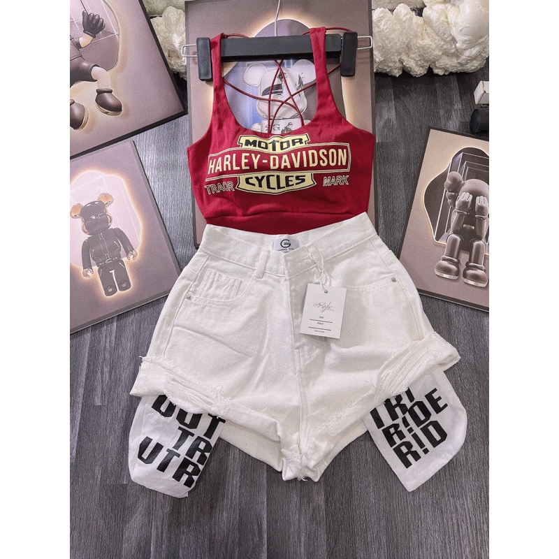 Set áo croptop dây bún chéo sau lưng có mút và quần short jean túi lồi in chữ