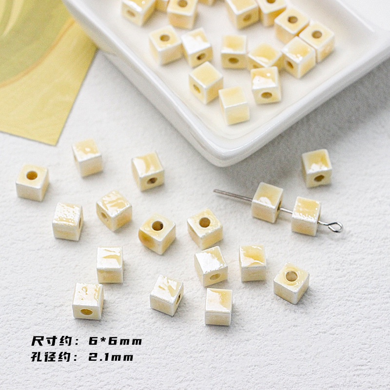 Chuỗi Hạt Gốm Hình Vuông / Trái Tim Màu Vàng Sữa Làm Trang Sức Thủ Công diy