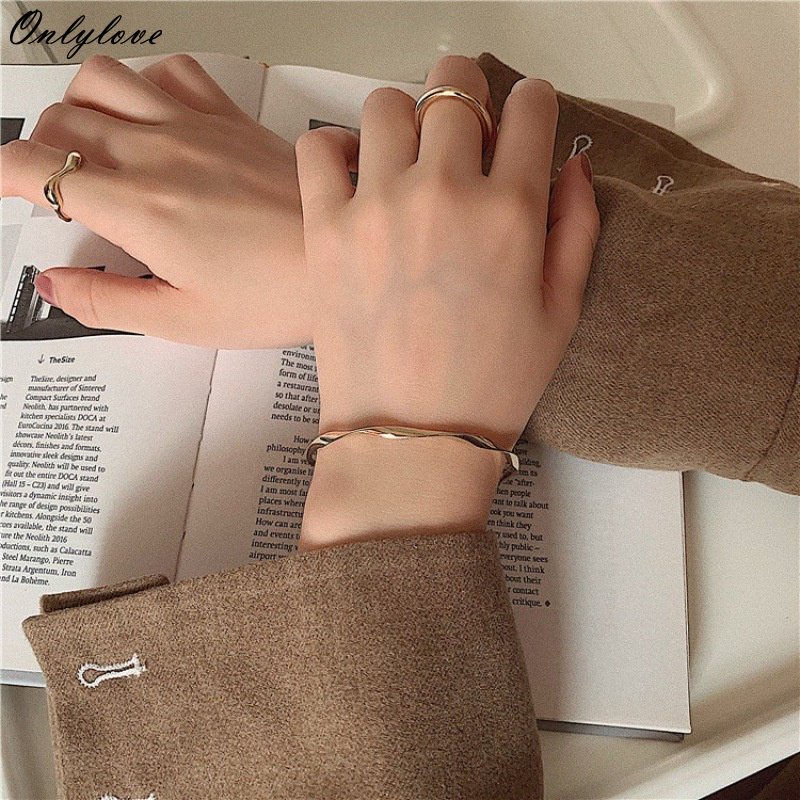 Vòng Tay Dạng Xoắn Màu Vàng / Bạc Đơn Giản Thời Trang Cho Nữ Mèo Mơ VT03