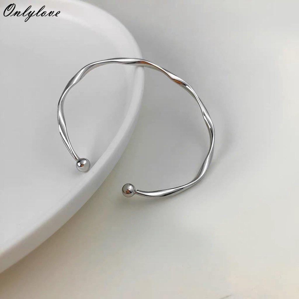 Vòng Tay Dạng Xoắn Màu Vàng / Bạc Đơn Giản Thời Trang Cho Nữ Mèo Mơ VT03