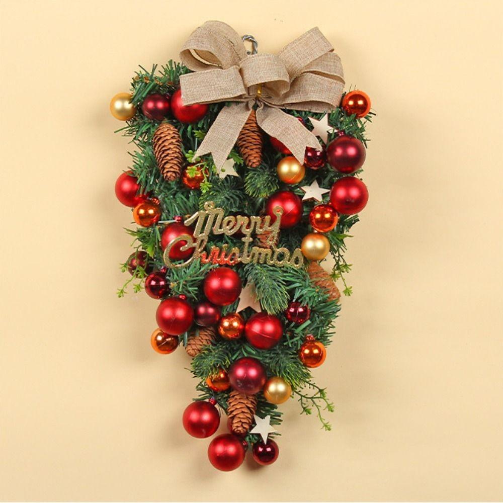 Vòng Nguyệt Quế Giáng Sinh Thắt Nơ Với Quả Bóng Trang Trí Bên Hông Cây Thông Noel, Cửa Hàng Mô Phỏng Bằng Nhựa Sáng Tạo