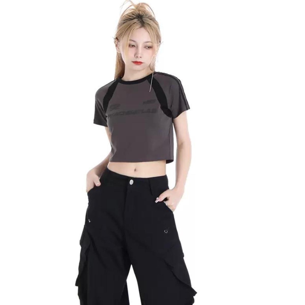 Áo croptop tay ngắn kiểu raglan DaaLaa Store phong cách thể thao PEACHEATLAB A5847