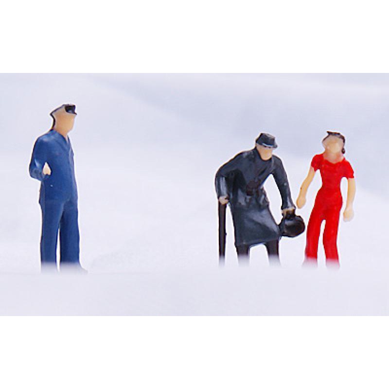 Set 24 Mô Hình Người Bằng Nhựa Nhiều Màu Sắc Dùng Trang Trí