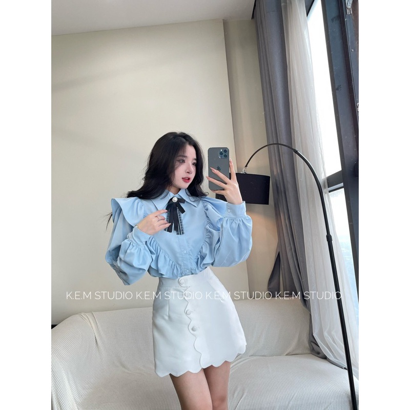 Áo sơ mi bèo tay dài phối chân váy tafta tặng kèm nơ -Kem.Studio