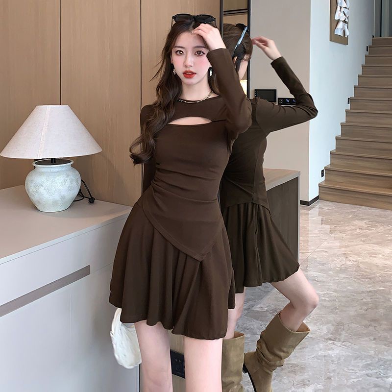 Áo Thun Mùa Thu 2023 Dáng Chữ a Khoét Lỗ Phong Cách Đường Phố Châu Âu Cho Nữ