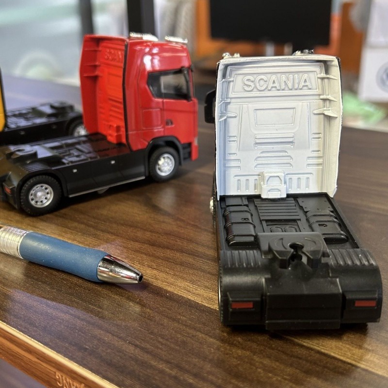 Mô Hình Xe Tải scania s730 Bằng Kim Loại Tỉ Lệ 1: 50 Có Đèn Và Âm Thanh