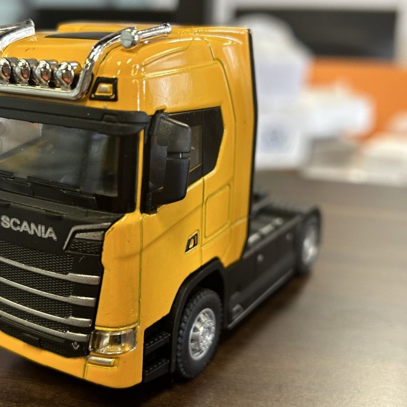 Mô Hình Xe Tải scania s730 Bằng Kim Loại Tỉ Lệ 1: 50 Có Đèn Và Âm Thanh