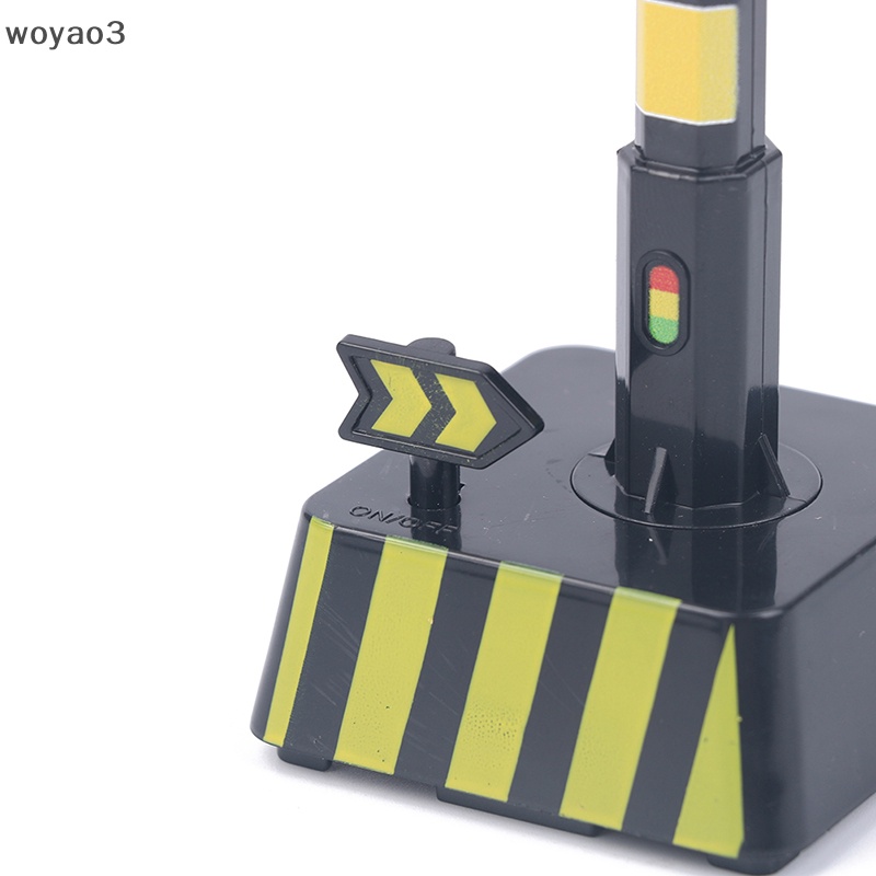 Đồ Chơi Mô Hình Đèn Giao Thông Giáo Dục Sớm Cho Bé