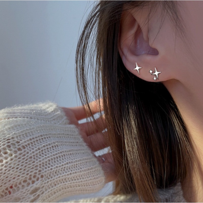 Bông Tai Mạ Bạc 925 Hình Ngôi Sao Bất Đối Xứng