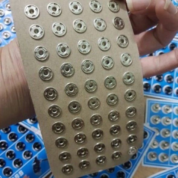 Bộ vỉ 50 nút bóp, khuy bấm 10mm bằng kim loại Golden Eagle