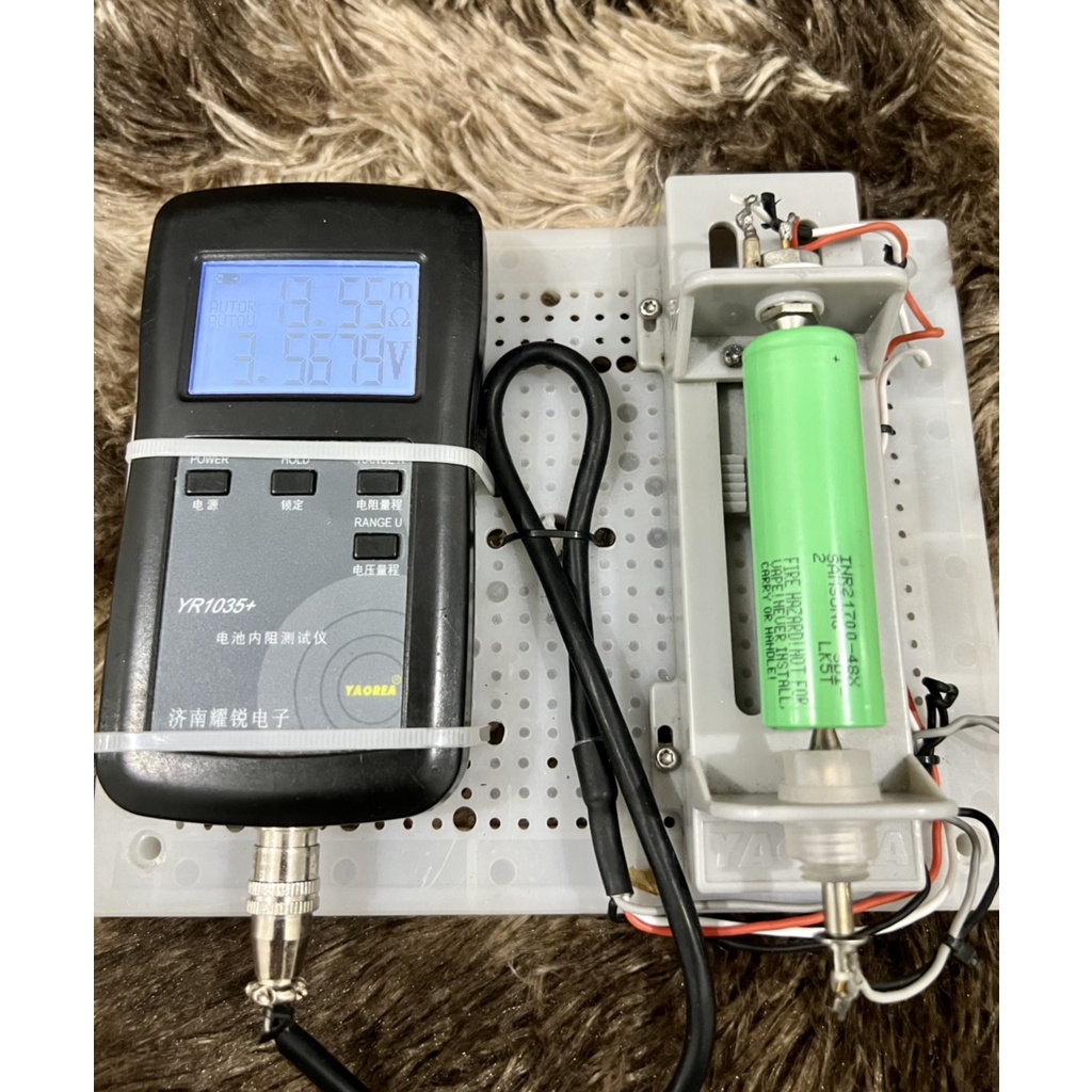 Pin Samsung 48X 21700 tháo thiết bị.