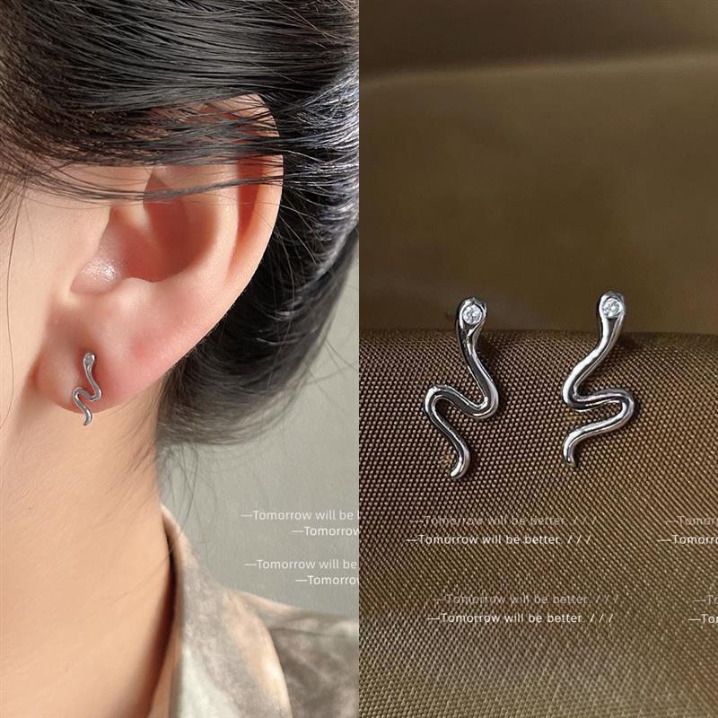 Khuyên Tai Hợp Kim Hình Rắn Sáng Tạo Cho Nữ