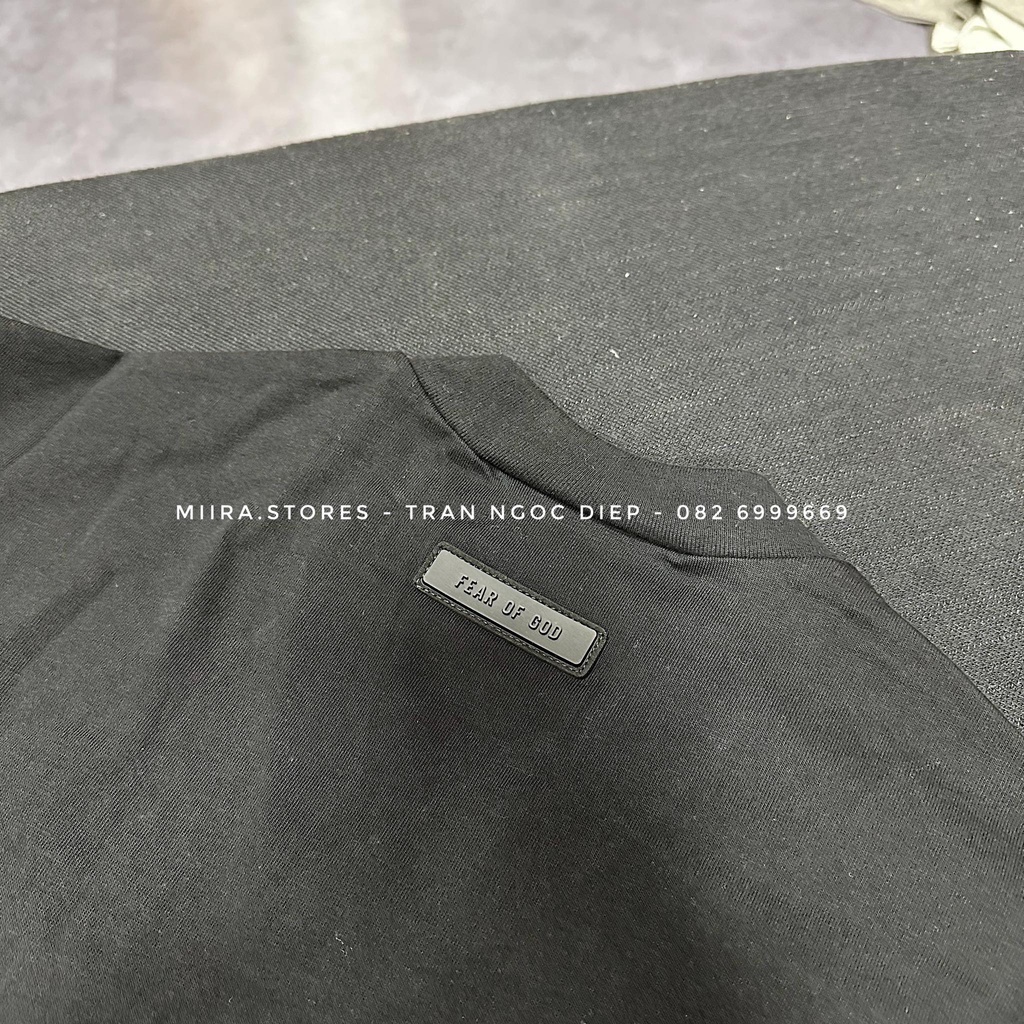 BLACK CORE - V-NECK TEE ESSENTIALS JET BLACK - Áo thun tee cổ chữ V ESSENTIALS JET BLACK