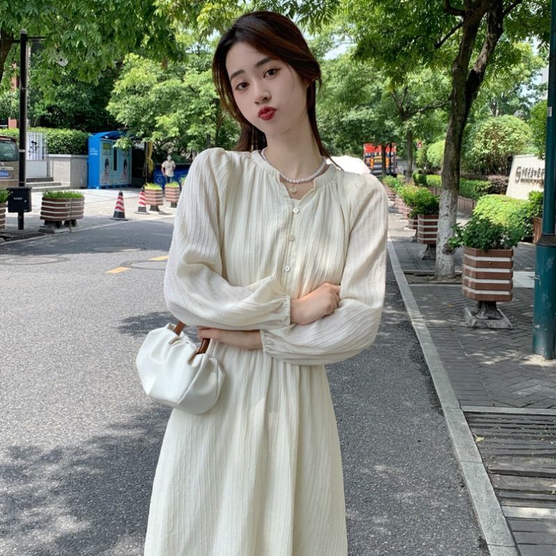 Đầm Chữ a Tay Dài Màu Trắng Phong Cách Thời Trang Xuân Hè Mới
