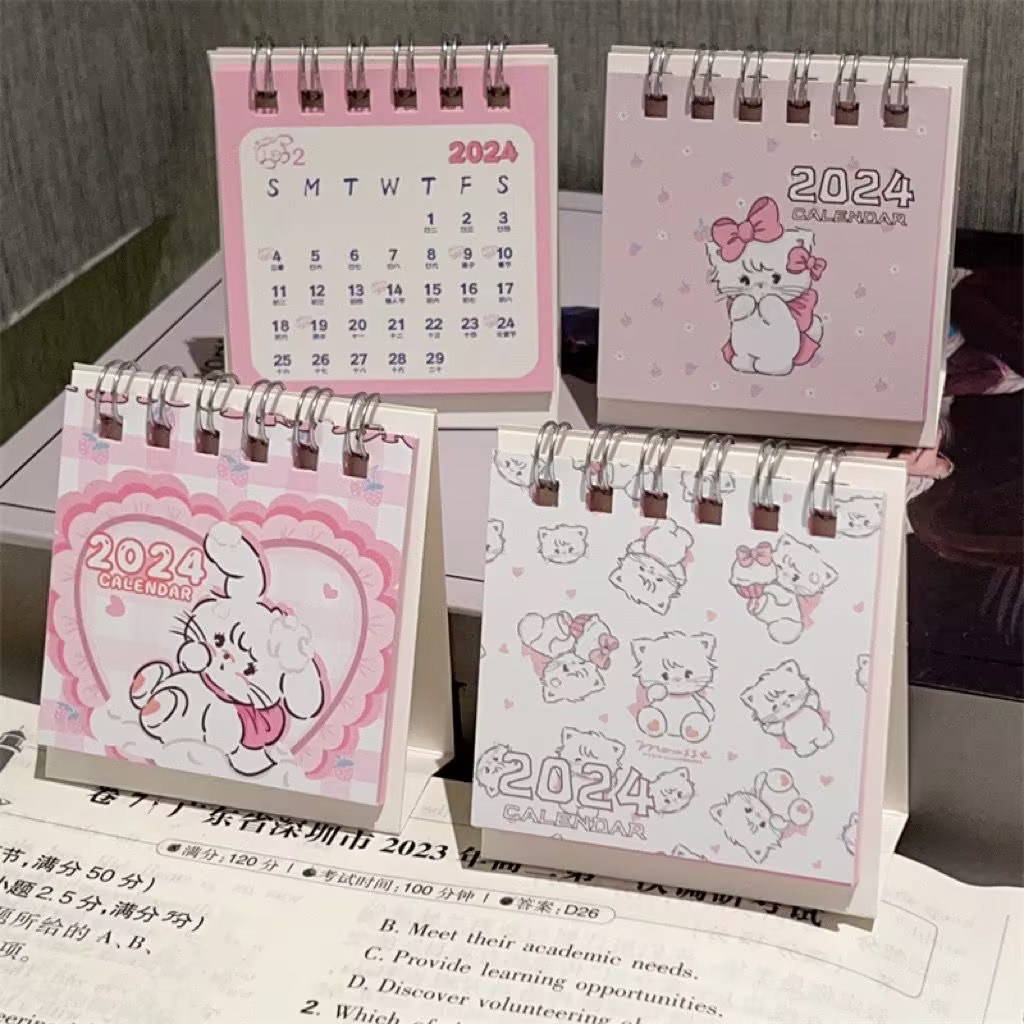 Lịch 2024 Để Bàn In Hình Mèo Dễ Thương Dùng Trang Trí