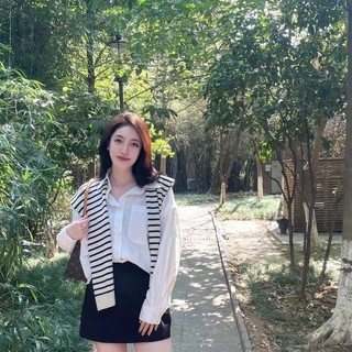 Khăn choàng kẻ sọc thời trang công sở cho nữ