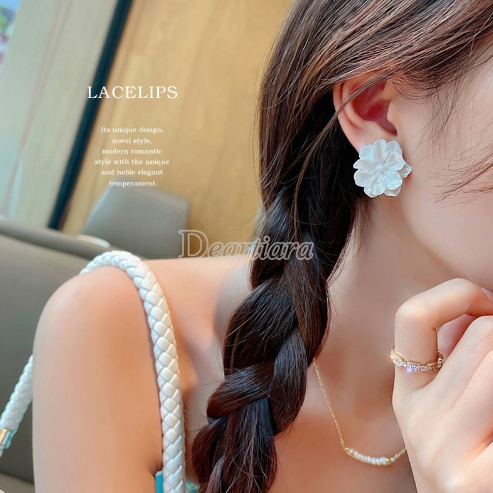 Khuyên Tai Hình Hoa Trắng Phong Cách Pháp Thời Trang Mới Cho Nữ