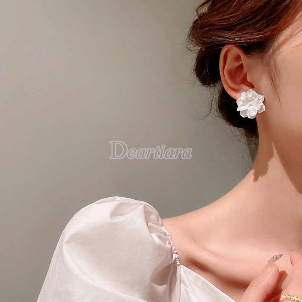 Khuyên Tai Hình Hoa Trắng Phong Cách Pháp Thời Trang Mới Cho Nữ