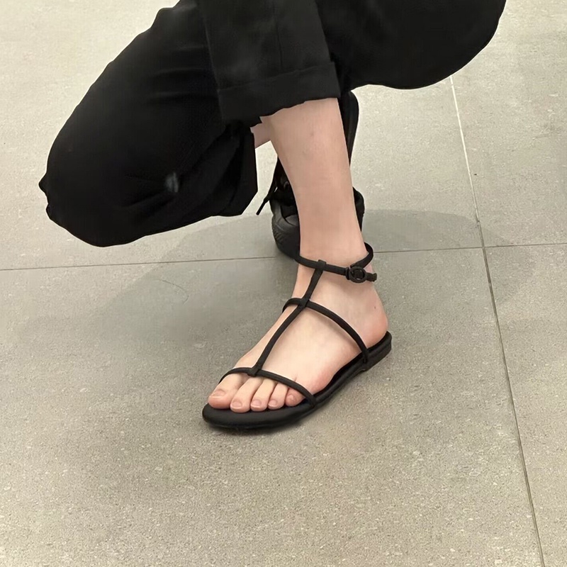 Sandal Đế Bằng Thiết Kế Mới Thời Trang Dành Cho Mùa Hè Năm 2023