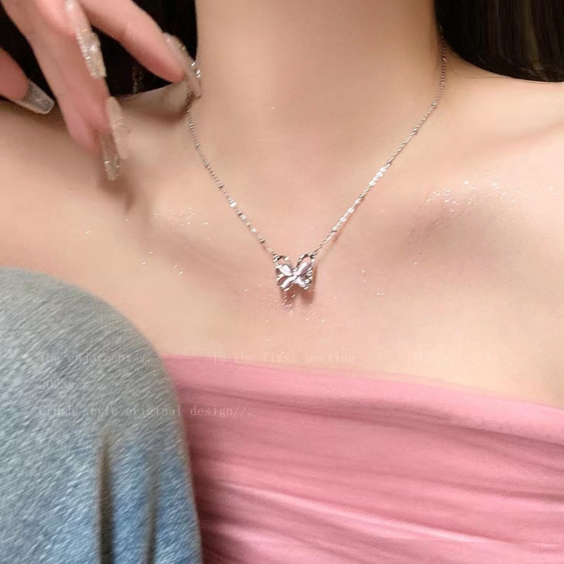 Vòng cổ Mặt Hình Bướm / Dâu Tây Đính Pha Lê Phong Cách Hàn Quốc Thời Trang Cho Nữ