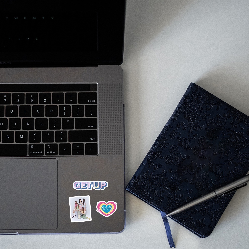 103 sticker Ca Sĩ newjeans get up