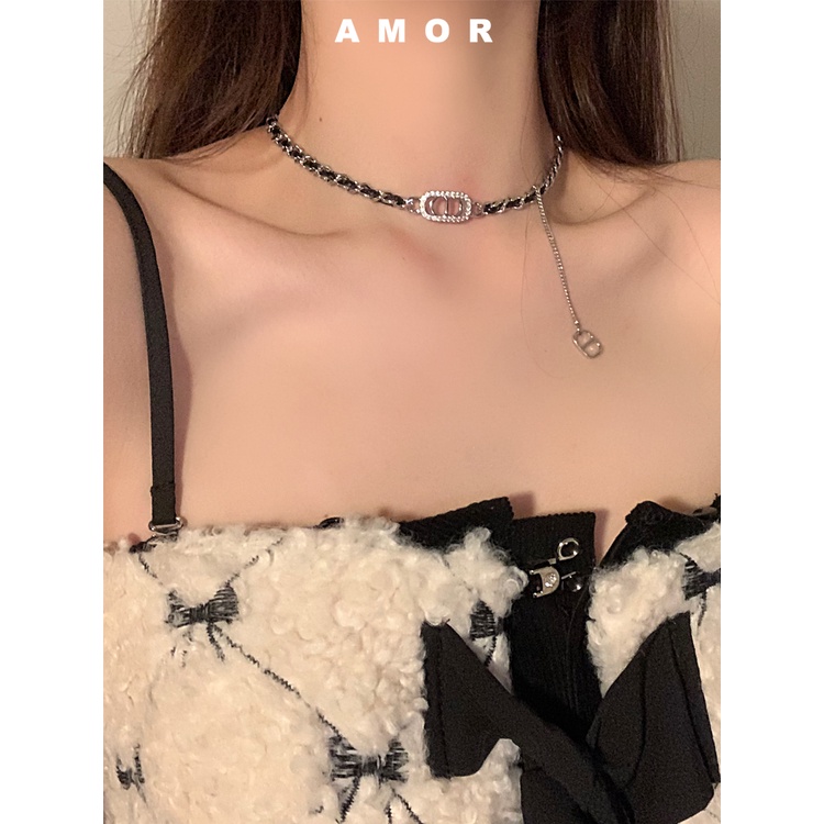 Vòng cổ choker Da Mặt Chữ Cái Tua Rua