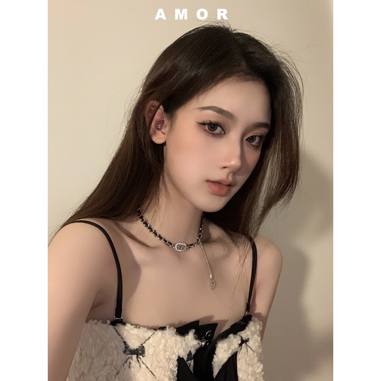 Vòng cổ choker Da Mặt Chữ Cái Tua Rua