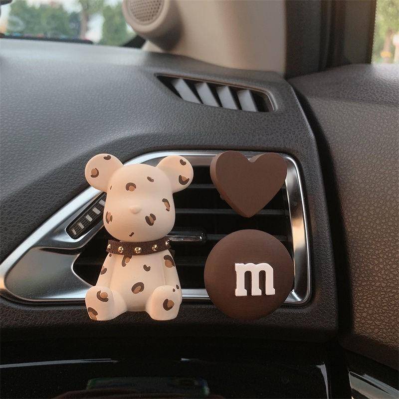 Kẹp Khuếch Tán Nước Hoa Gắn Cửa Gió Điều Hoà Xe Hơi Hình Gấu Bearbrick Thời Trang Cá Tính