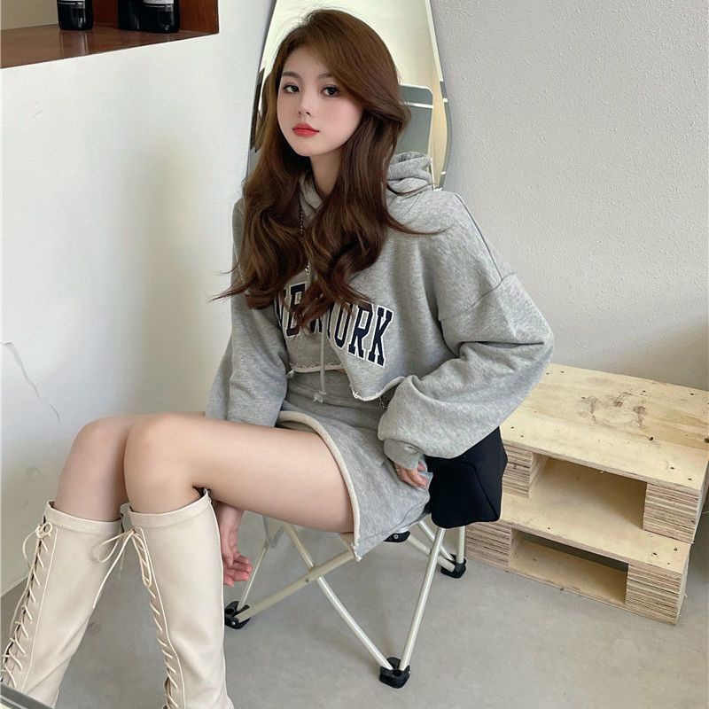New hot girl short hooded long sleeve knitted suit loose letter printed sweater hip-covered skirt casual sports two-piece set