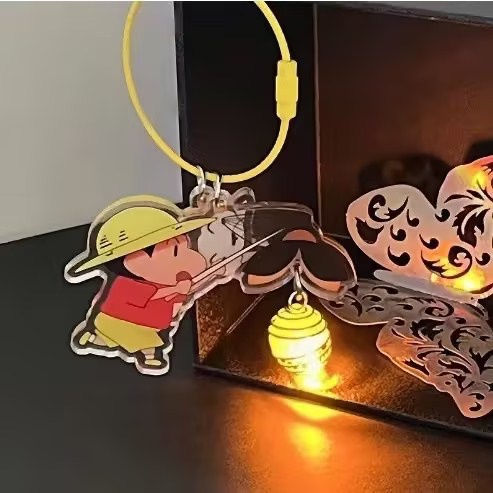 Móc Khóa acrylic Hình Cậu Bé Bút Chì Dễ Thương