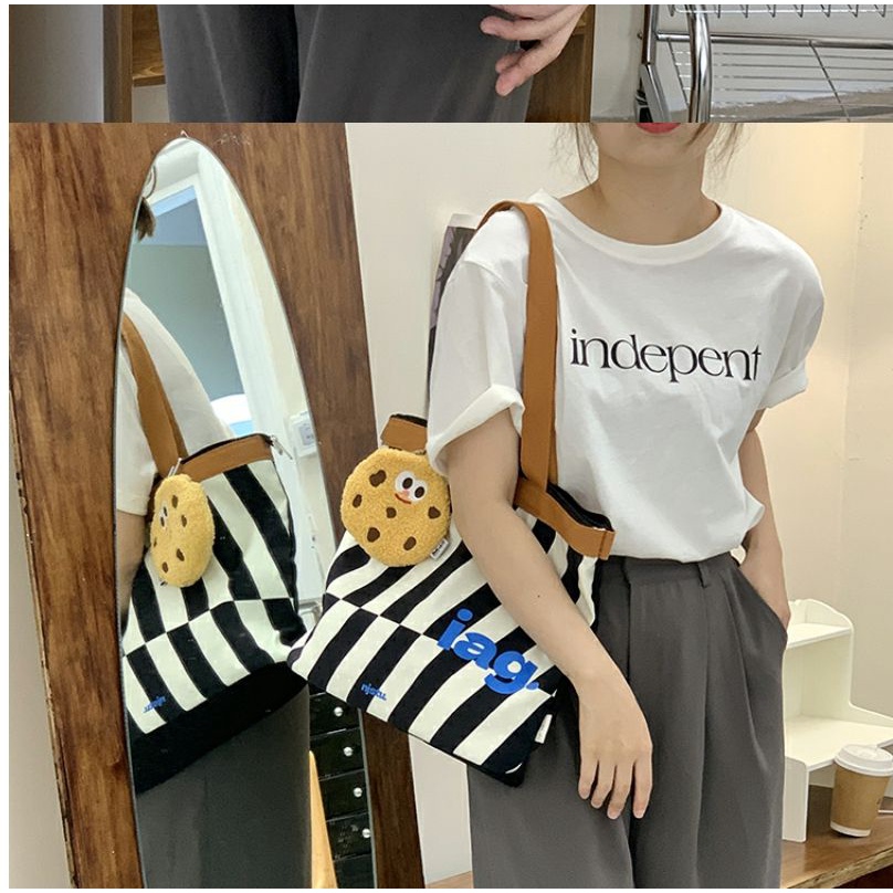 Túi bàn cờ có dây kéo  Túi Tote đáy cứng  Túi đeo chéo một bên vai  Túi Tote  Túi xách một bên vai  Túi nữ dung tích lớn  Túi vải một vai  Túi tote vải  Túi vải di động  Túi tote một vai