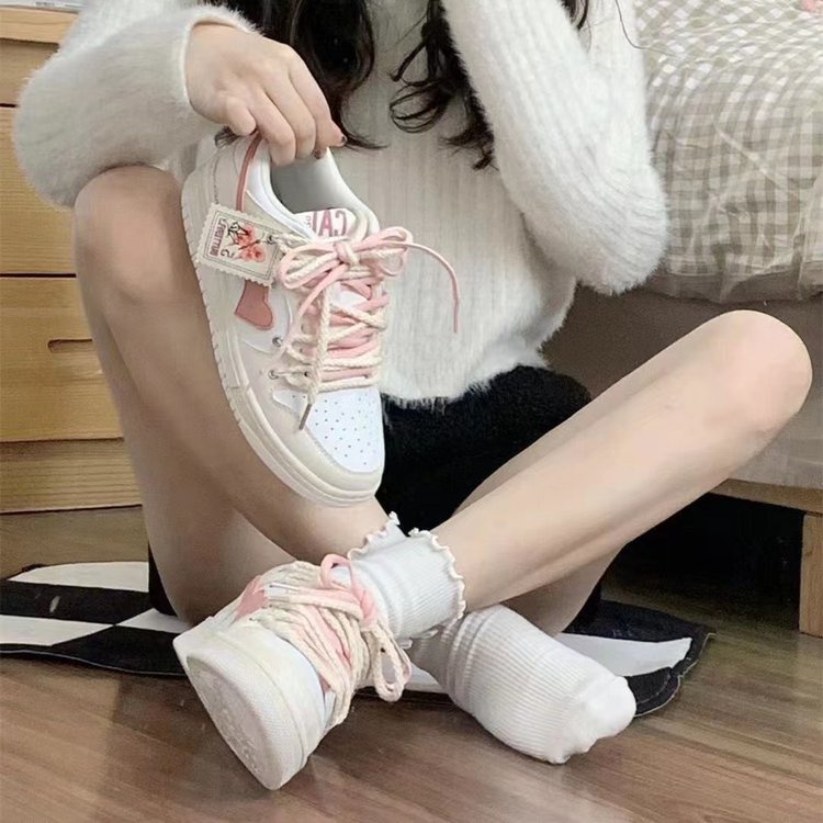 Giày Thể Thao Bằng Da pu Đế Thấp Mũi Tròn Phối Lưới Hình Trái Tim Dễ Thương Phong Cách Hàn Quốc Cho Nữ