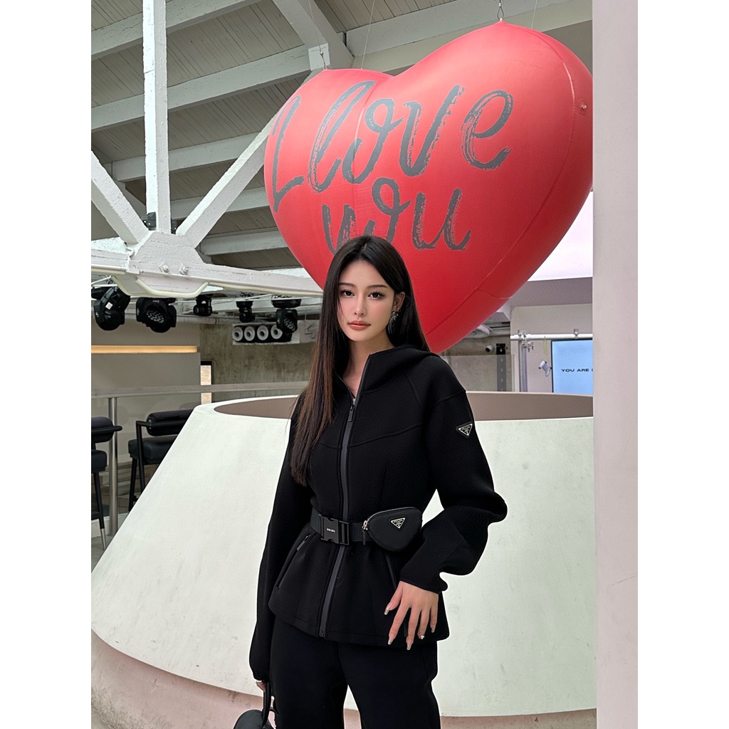 S4YR PRADA 23 autumn and winter New triangle decorative hooded coat casual sports style waist with belt waist waist slimming